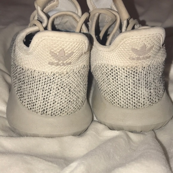 NUDE ADIDAS TUBULAR SHADOW KNIT - Picture 5 of 12